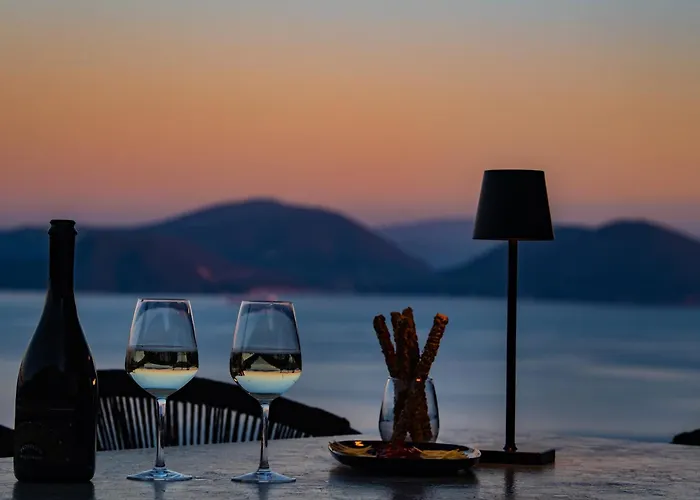 Pantea Luxury * Vasiliki