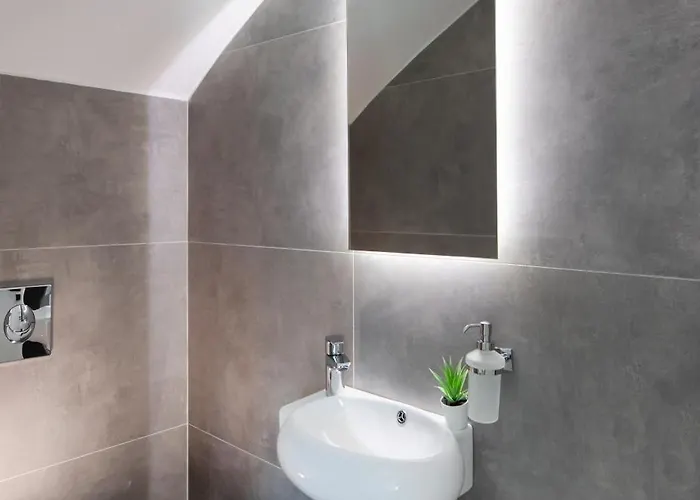 Pantea Luxury Vila *