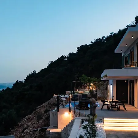 Pantea Luxury Vasiliki