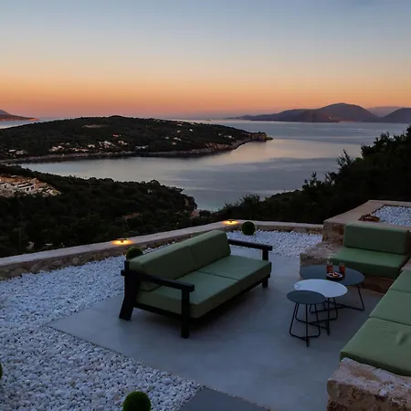 Pantea Luxury Villa *