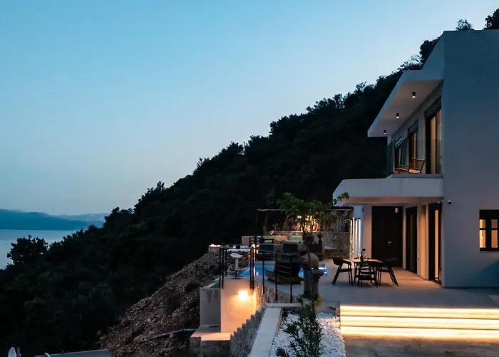 Pantea Luxury ואסיליקי